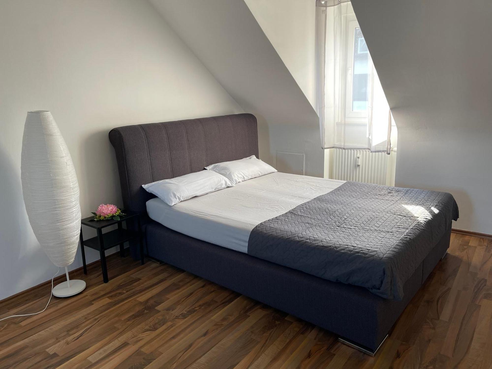 Geraeumige 3-Zimmer-Ferienwohnung Im Herzen Von Kassel Bagian luar foto