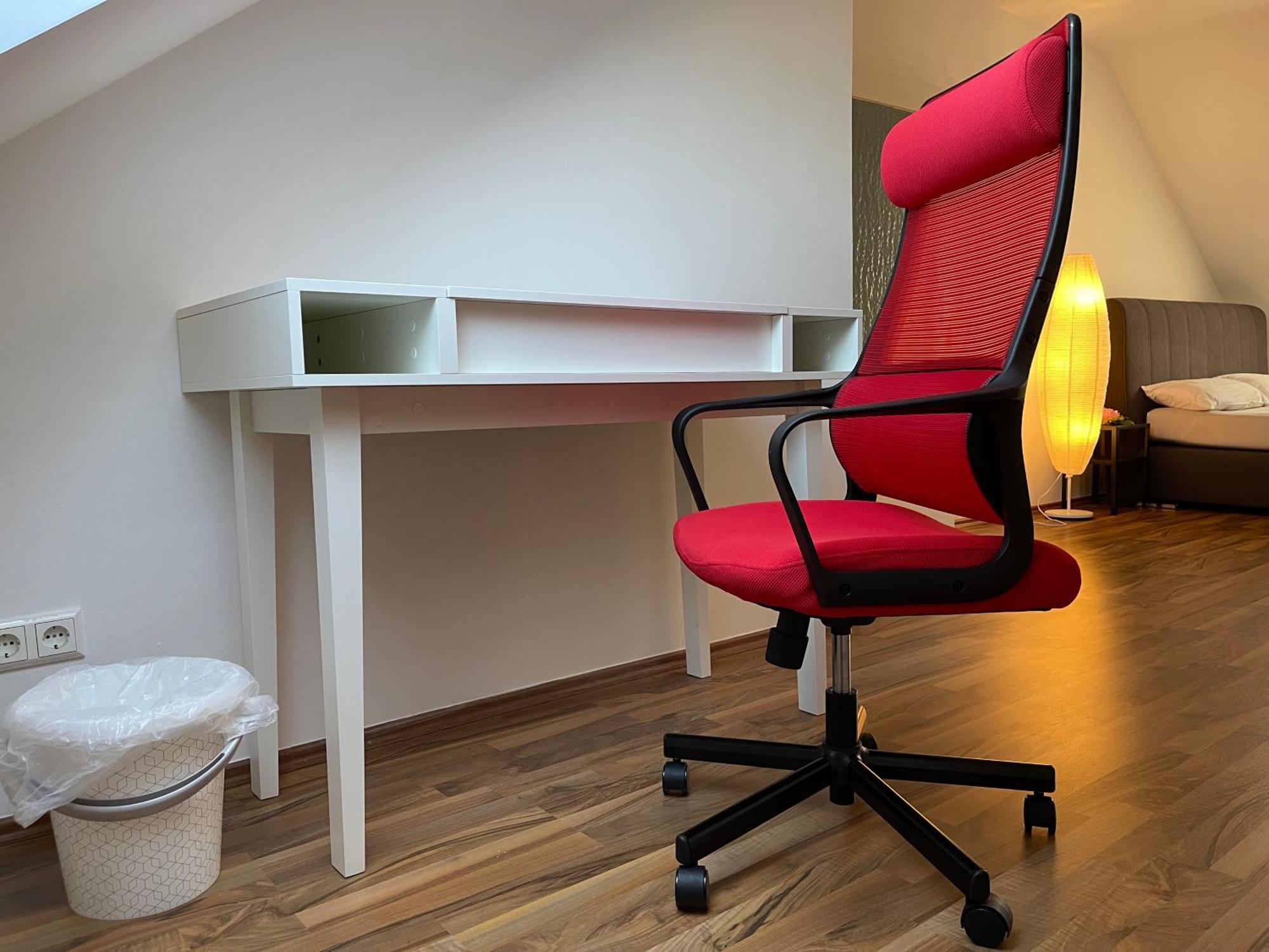 Geraeumige 3-Zimmer-Ferienwohnung Im Herzen Von Kassel Bagian luar foto