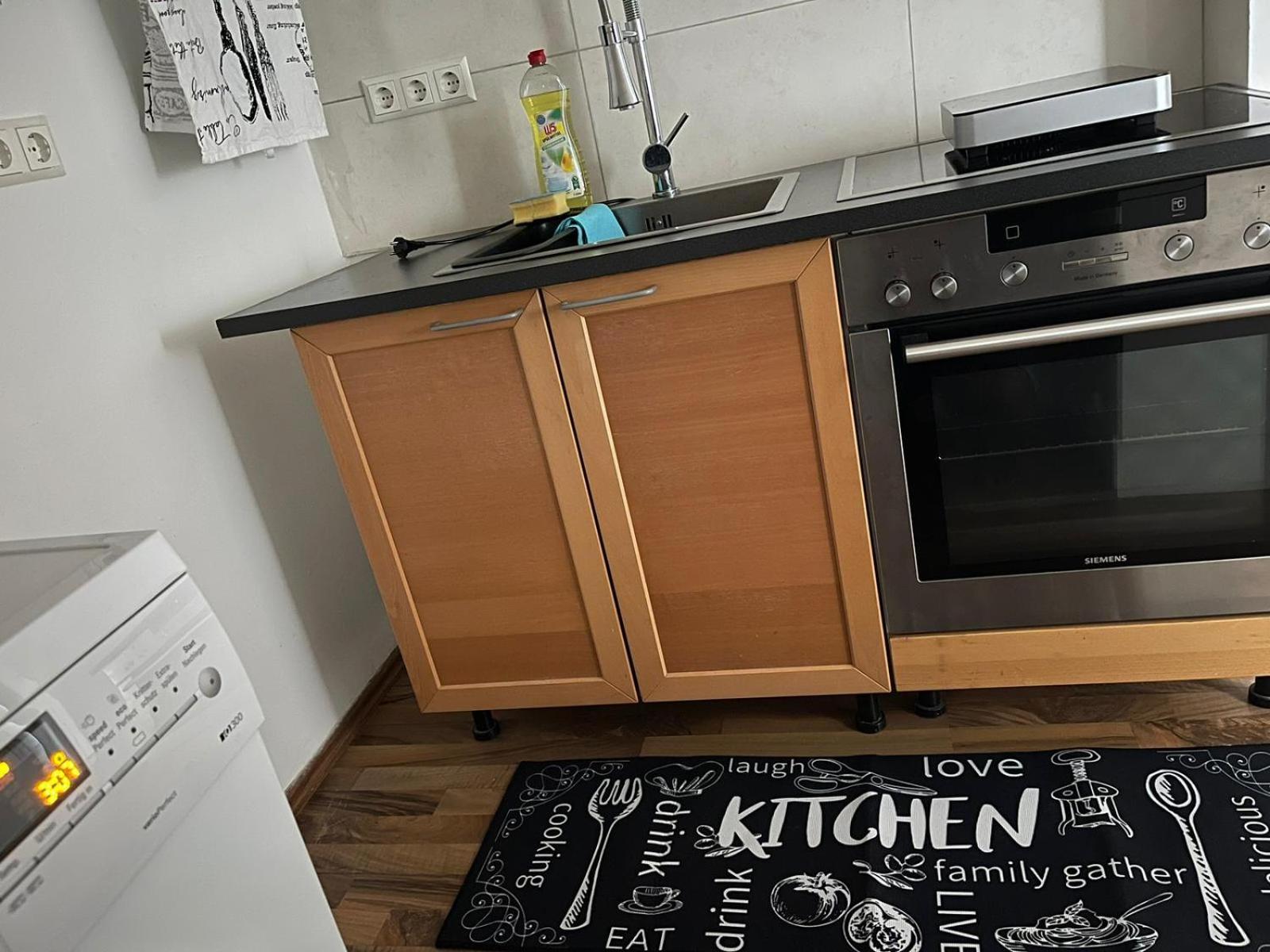 Geraeumige 3-Zimmer-Ferienwohnung Im Herzen Von Kassel Bagian luar foto