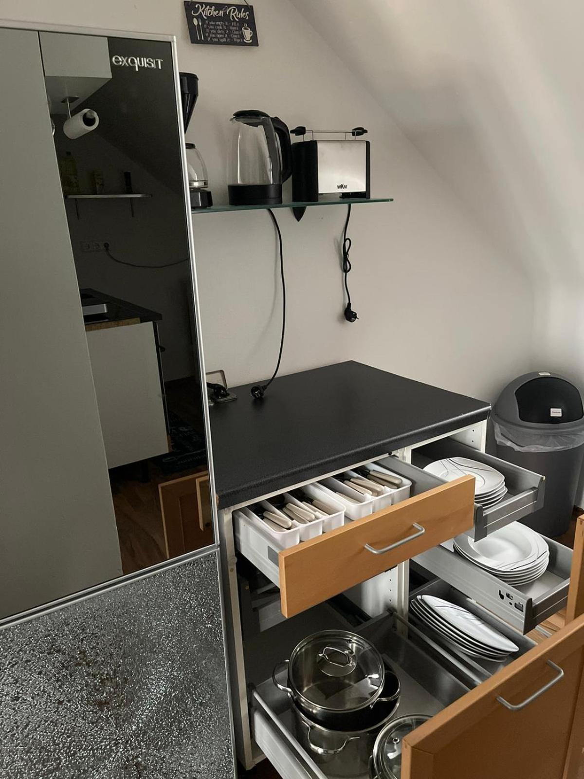 Geraeumige 3-Zimmer-Ferienwohnung Im Herzen Von Kassel Bagian luar foto