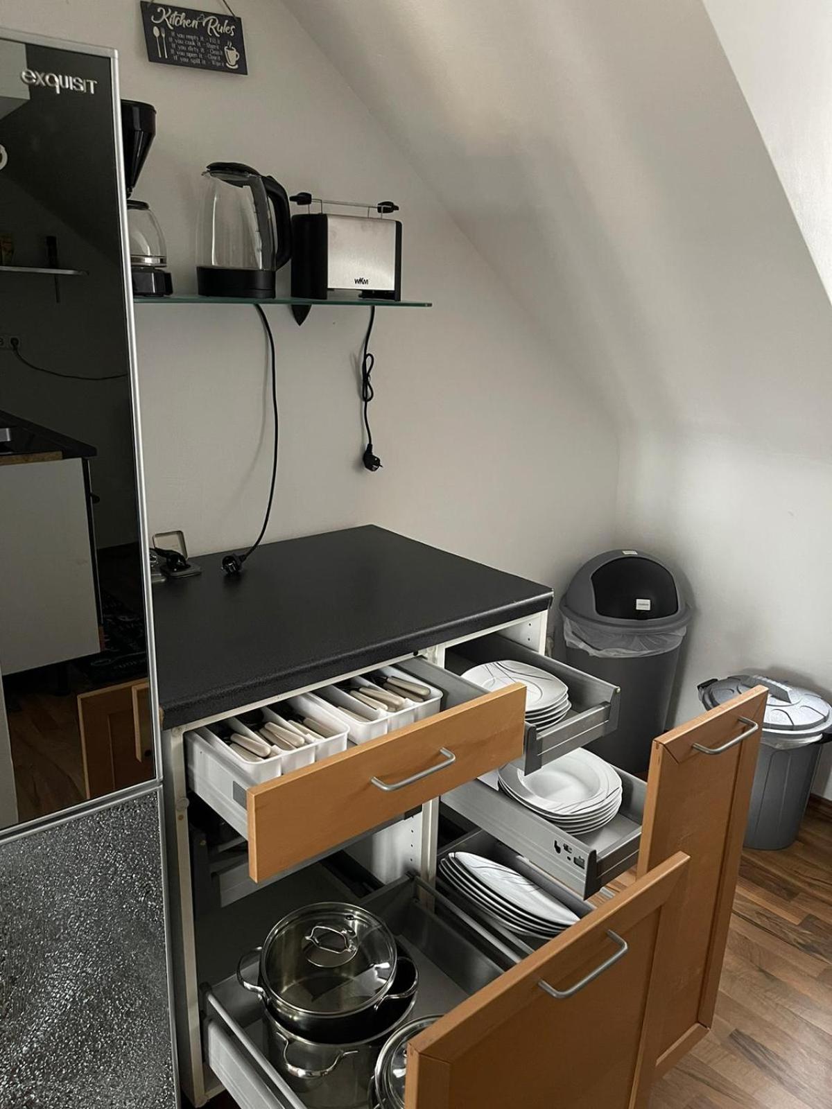 Geraeumige 3-Zimmer-Ferienwohnung Im Herzen Von Kassel Bagian luar foto