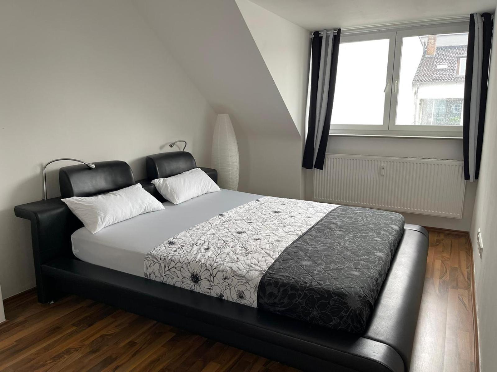 Geraeumige 3-Zimmer-Ferienwohnung Im Herzen Von Kassel Bagian luar foto