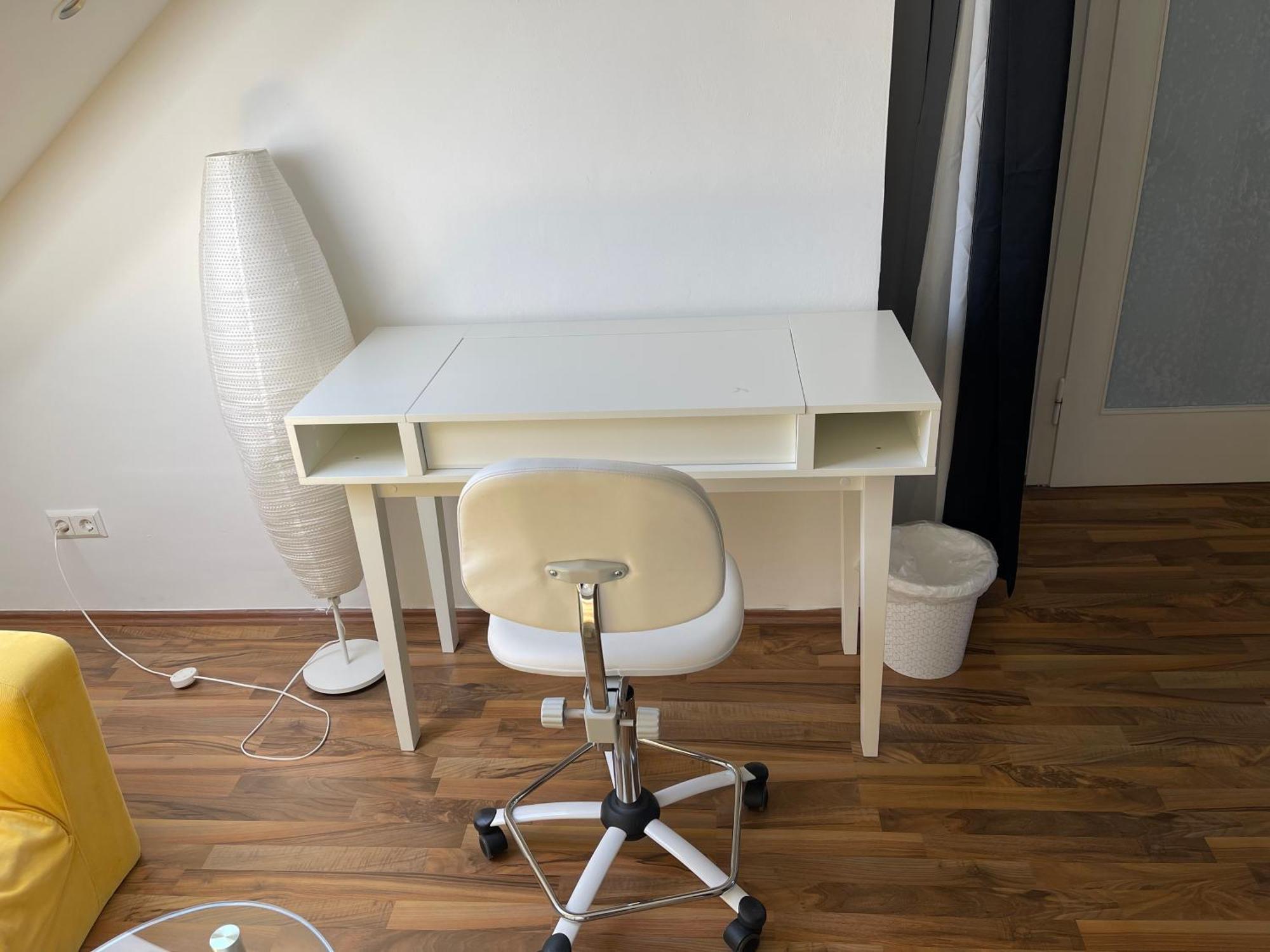 Geraeumige 3-Zimmer-Ferienwohnung Im Herzen Von Kassel Bagian luar foto